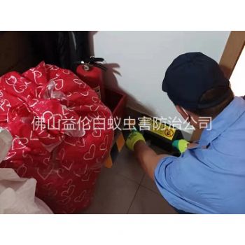 明城工厂安装粘鼠板